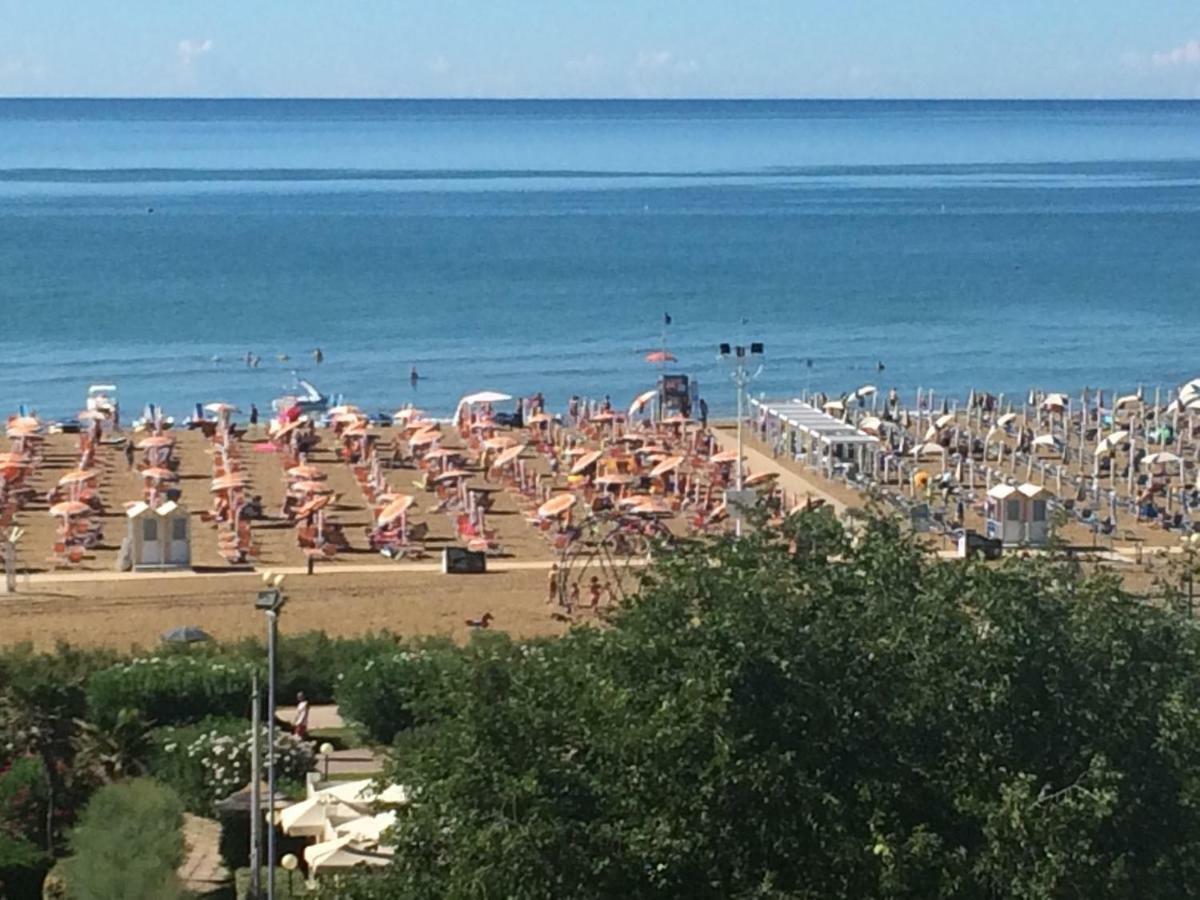 Giuliana - Appartamenti Bibione Exteriör bild