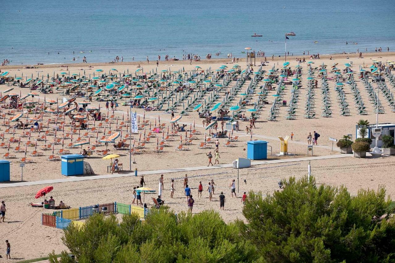 Giuliana - Appartamenti Bibione Exteriör bild