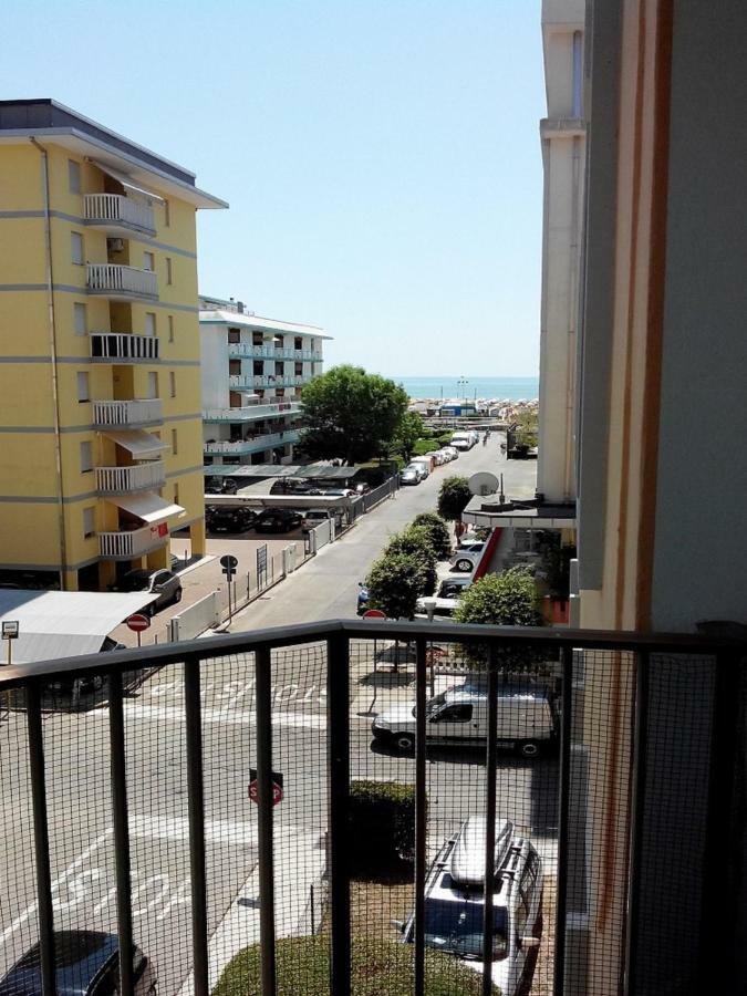 Giuliana - Appartamenti Bibione Exteriör bild